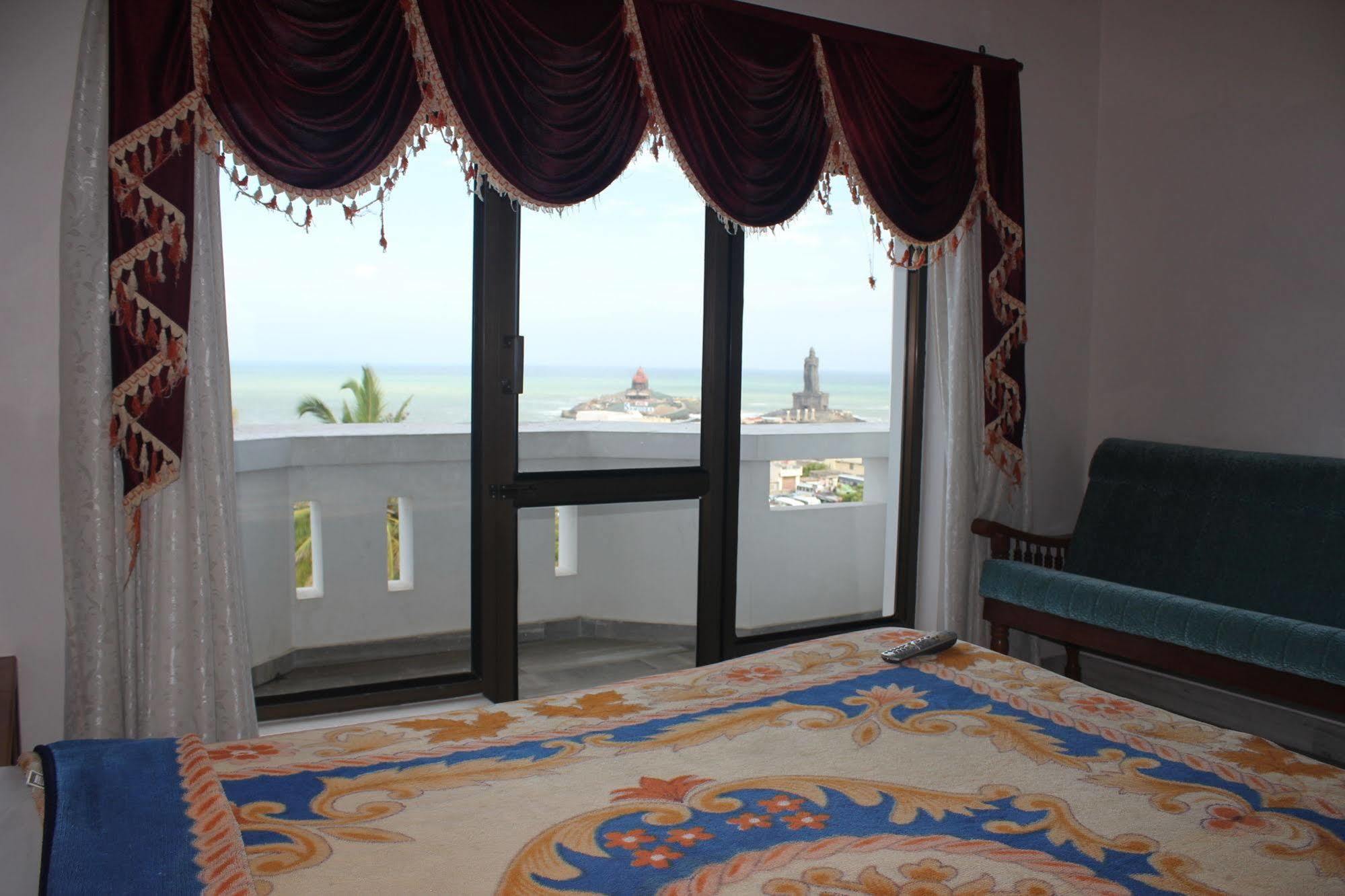 Hotel Sun World Канниякумари Экстерьер фото